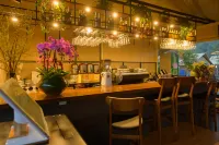 Gupo Foot · Wild Stream Luxury Hot Spring Villas - bar