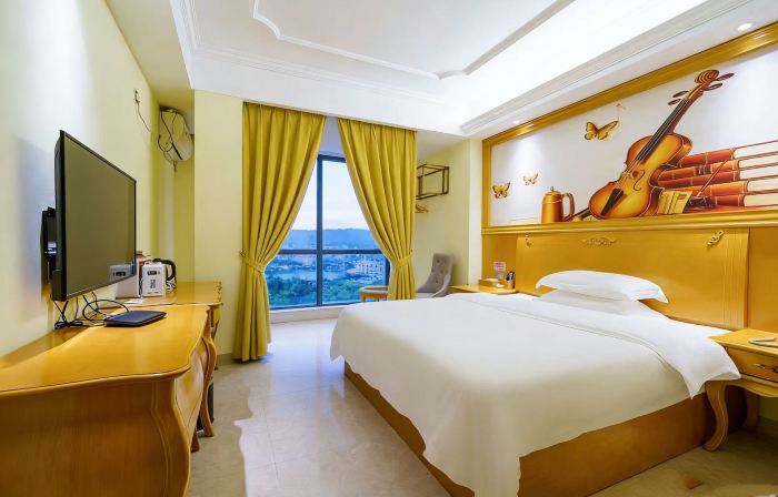 Bincheng Hotel (Dongxing National Gate Scenic Area Port)