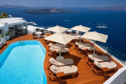 Sun Rocks Boutique Hotel | Caldera View Suites & Sunset Dining Experience