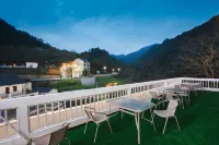 Sanqing Mountain Lifeng Hotel (Gangshou Cableway Store)