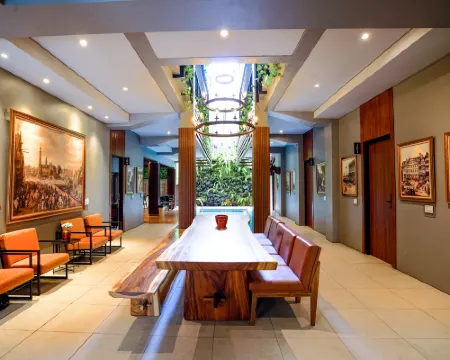 Hebe Hotel, Hostel & Hospitality Network ボゴールのホテル