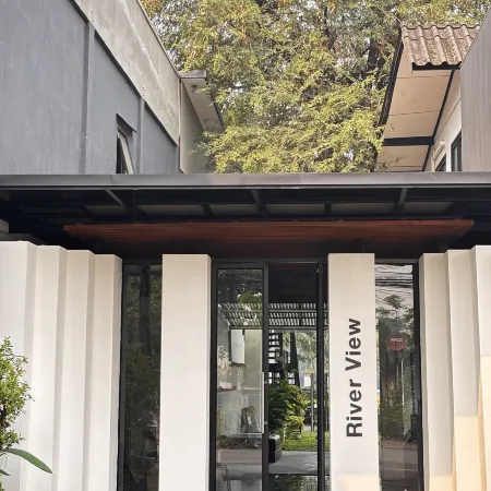 I-River Chiangmai Отели рядом с достопримечательностью «Храм Чай Монгкол»
