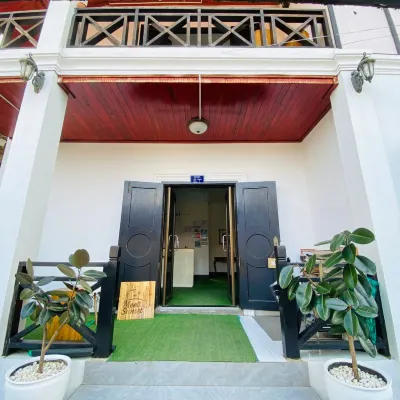 Meet Sunset Hostel Luang Prabang Hotels near Ban Phanom