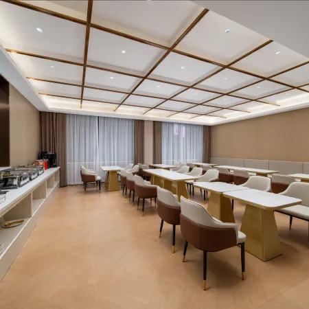 Elong Wanguo Hotel (Korla Lingshang Xingfu Tiandi Sijicheng)