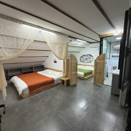 3 Plus 2 Homestay (Rizhao Seaside Forest Park)