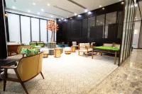TOURLY HOTEL SHANGHAI JINQIAO - bar