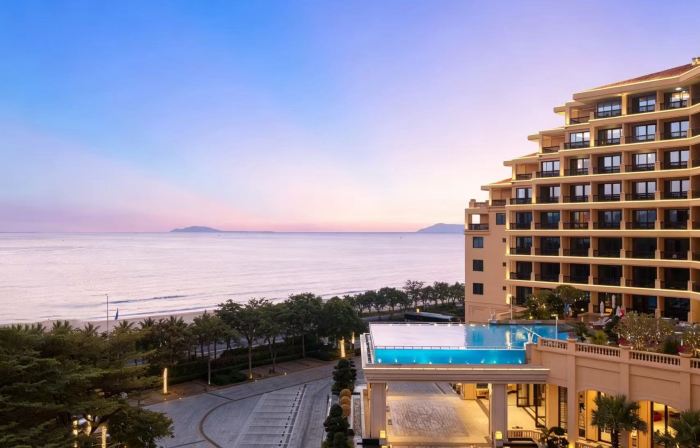Golden Phoenix Sea View Hotel