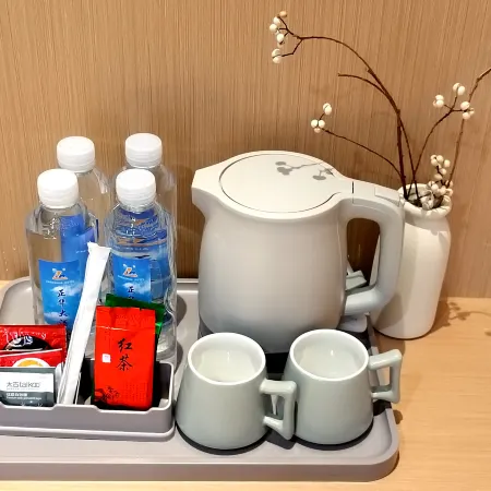 Zhenghua Hotel