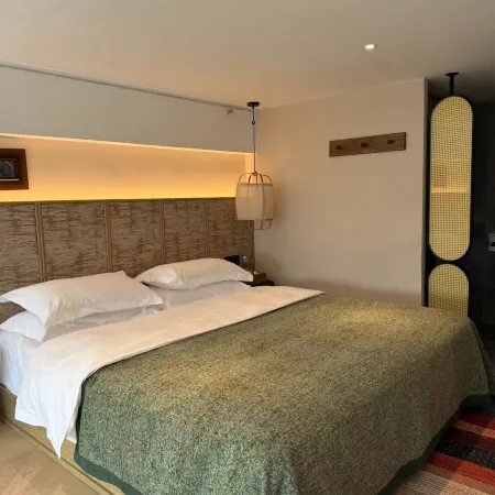 Xishe Qinghuan Sky Private Hot Spring & Terrace Garden Hotel