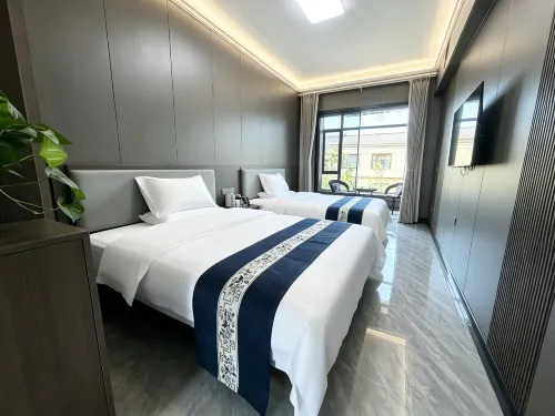 Dongjia Homestay - parking