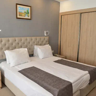 Baku ZamZam Halal Hotel Hotel berhampiran Dataran Bendera