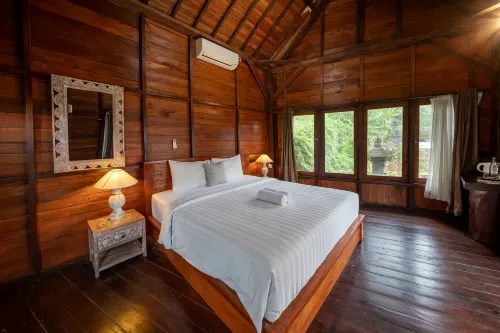 Medukuh Point Hill Sidemen - Lodges