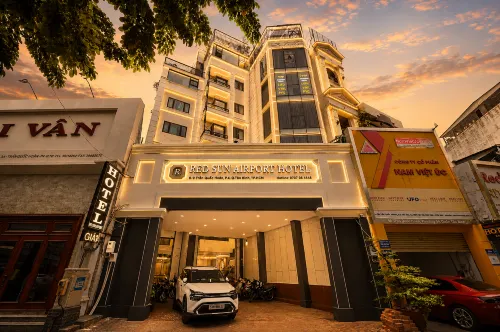 Red Sun Airport Saigon Hotel - Inns