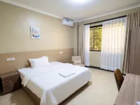 Cactus Hotel - Parking