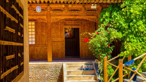 Songba XI ZANG Village Themed Homestay (Songba Gorge Tourism Resort Area) - Dağ Manzaralı