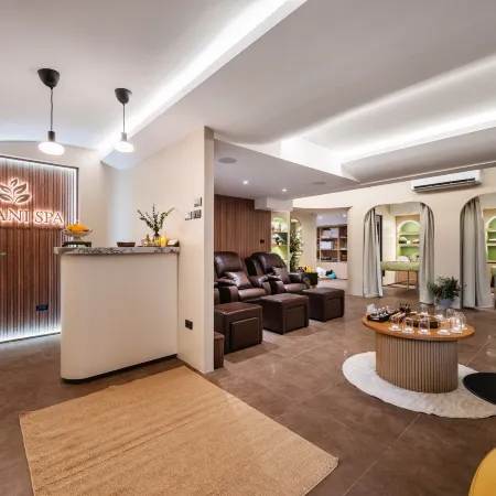 LILYBETH HOTEL PRATUNAM