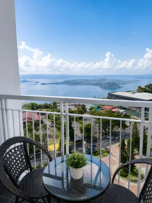 Wind Residences Taal View Near Sky Ranch - غرفة مطلة على الجبل