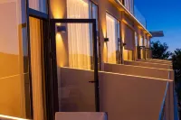 Qinglan · Xuetang | Highland Designer Private Hot Spring Vacation Apartment - balcony