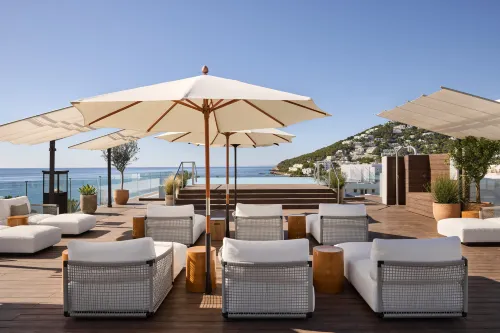 W Ibiza - สระว่ายน้ำบนดาดฟ้า