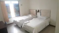 Avicenna Hotel Palangkaraya - parking