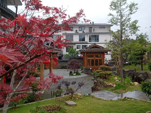 Qingxiang Manchu Guesthouse
