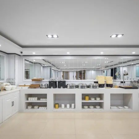 Xana Hotelle Hotel (Haicheng Railway Station Binhe Xi Road)