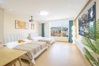 Grand Hotel (May Fourth Square Hong Kong Middle Road) - Pet friendly