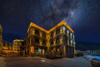 Guanshan Muyun Bieyuan Hotels in Shangri-La Town