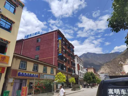 Tsavalon Township Marriott Holiday Inn Отели в г. Чаюй