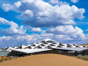 Lotus Hotel (Lotus Resort)