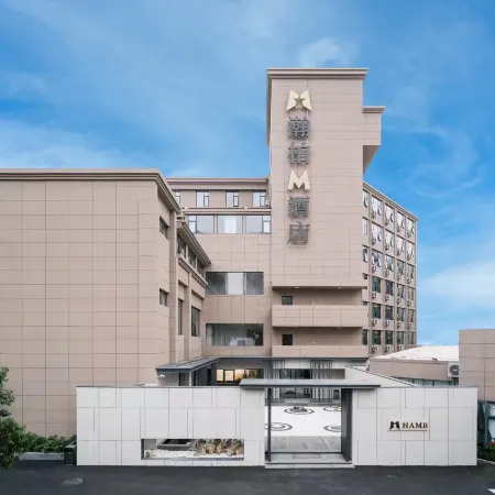 Yubai Hotel (Chengdu Chunxi Road Tianfu square)