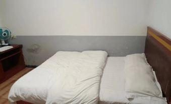 Zhenxiong Yixin Hotel