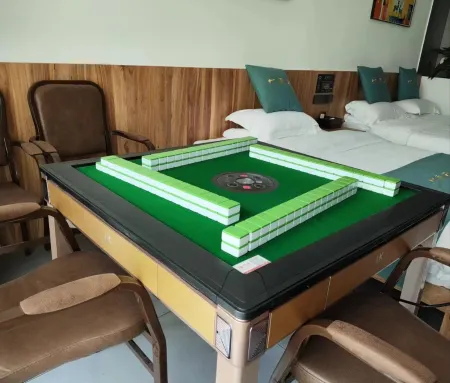 Luanchuan Zhuyuxuan Homestay (Laojunshan Zhongling Cableway Branch) Отели рядом с достопримечательностью «Jinding Taoist Temples»