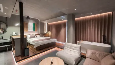 September Forest Meisu (Shennongjia Muyu Shop) Hotels near Fragrance River