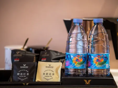 Vienna International Hotel (Dehong Mangshi Airport) Отели в г. Мангши