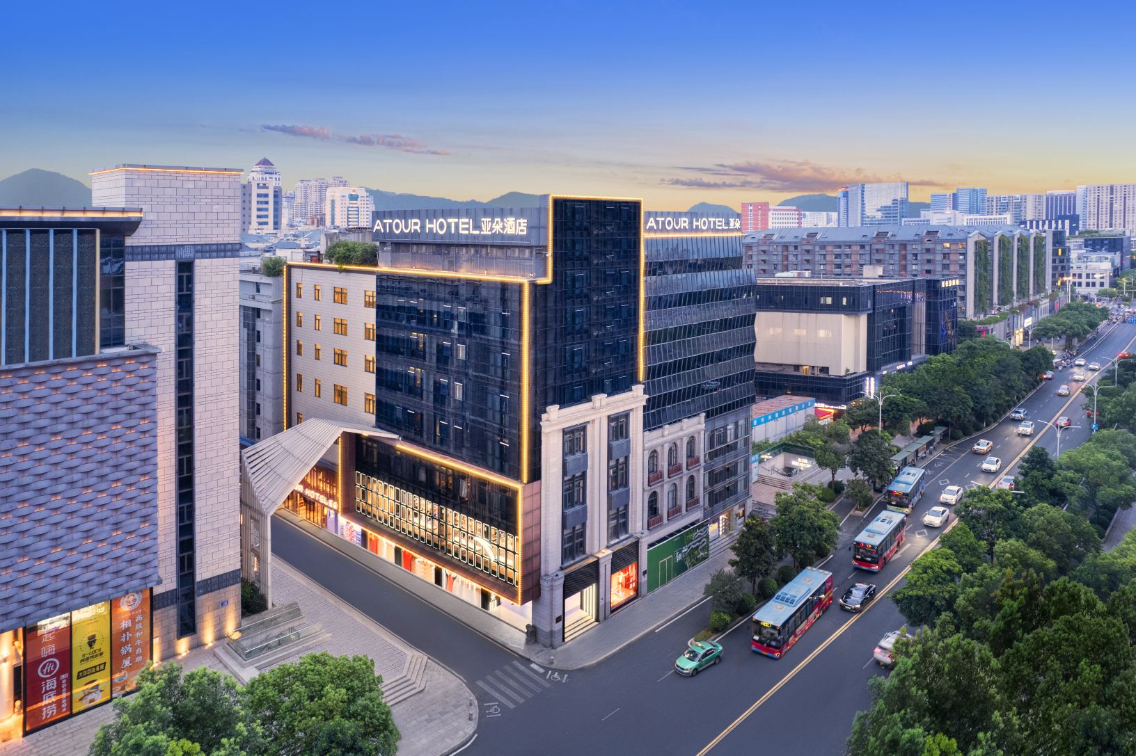 Fuzhou Three Lanes And Seven Alleys Dongjiekou Subway Station Atour Hotel