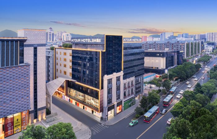 Fuzhou Three Lanes And Seven Alleys Dongjiekou Subway Station Atour Hotel