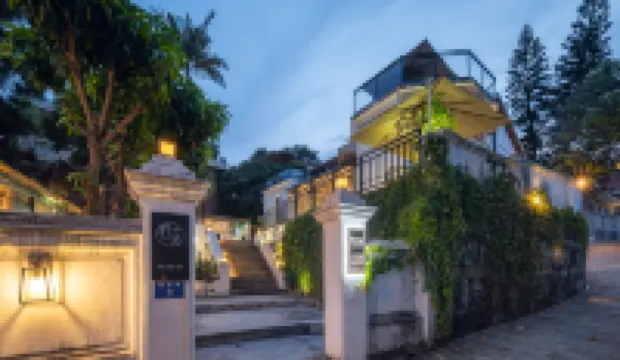 季憶·半山裡花園飯店（日光岩港仔後沙灘店） 日光岩附近的飯店