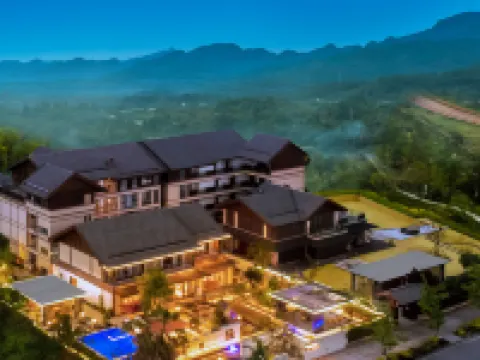THE  SPRING  VILLA (Dujiangyan Panda Valley) Hotels near Dujiangyan Scenic Area