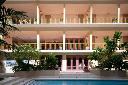 Miami Hotel Bangkok
