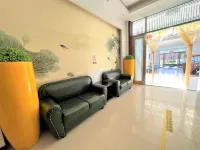 Xingyang Yanyuan Fashion Hotel