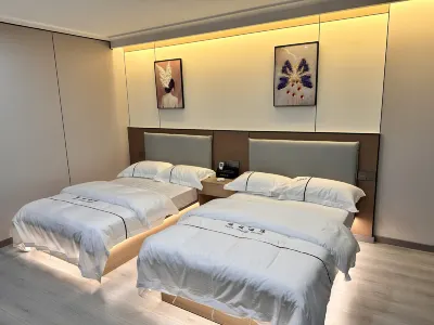 Zhenxiong Pengcheng Hotel (Chishuiyuan Town Branch) Hotels near Tiankeng Group