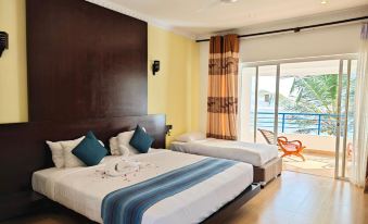 PinkLand Hotel