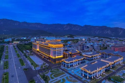 Dengfeng Zhongzhou International Shaolin Hotel