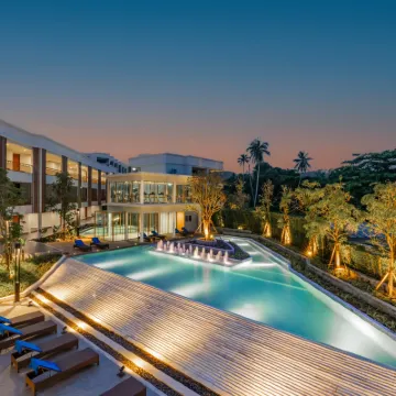 Bella Nara Phuket Naiyang Beach Hotel dekat Air Terjun Kluai