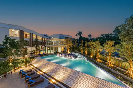 Bella Nara Phuket Naiyang Beach Отели рядом с достопримечательностью «Sai Kaew Beach»