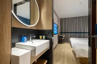 Ni Hao Hotel (Taizhou Jiaojiang Shifu Avenue) - balcony