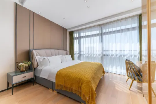 Aishang E-sports Themed Apartment (Nanning Exhibition Center Wanxiang Mall) Отели рядом со станцией Nanning East Railway Station