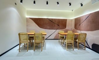Yuexi Midu Light Luxury Hotel
