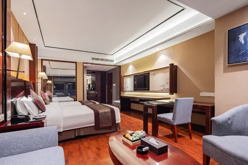 Howard Johnson Park Plaza Hotel (Jingshan Railway Station Inn)